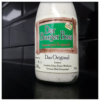 Flasche der hausgemachten Burgersoße „Der Burger Boss“